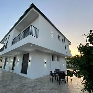 Papa-berat Hotel